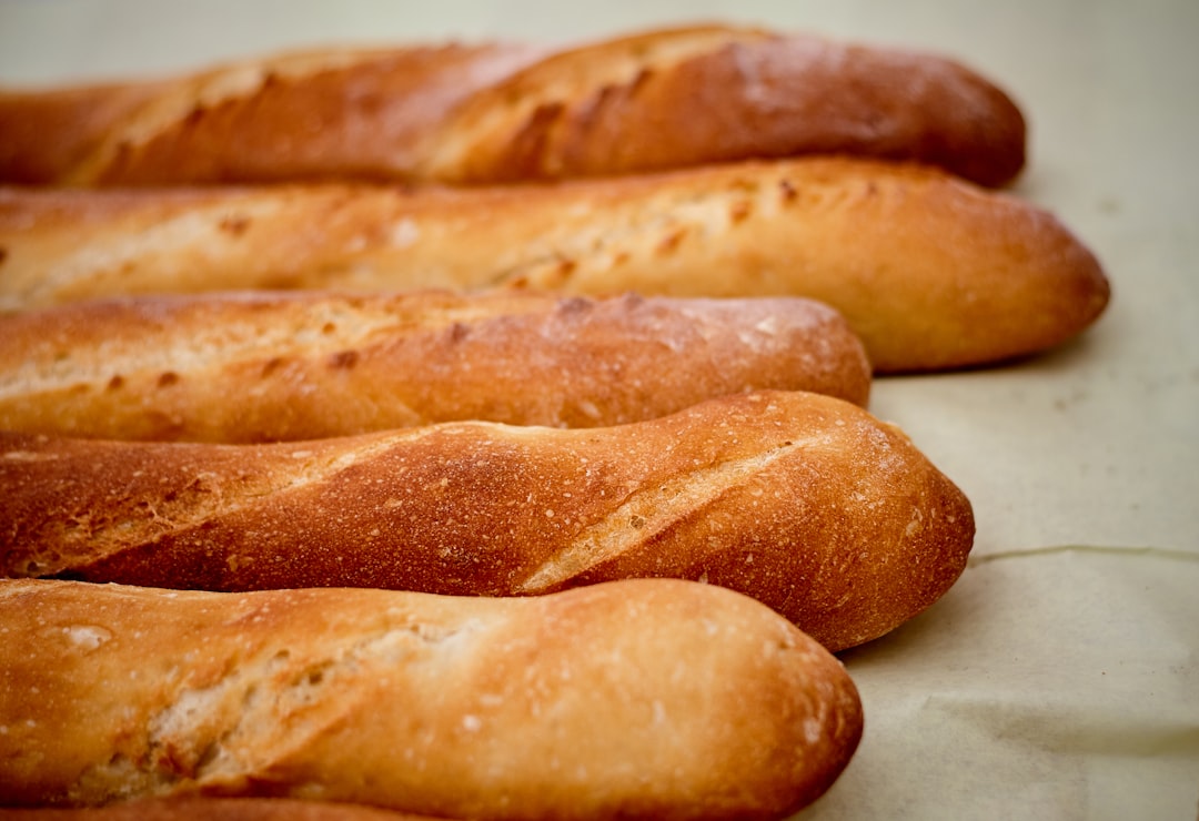 Is stokbrood lactosevrij? Wat je moet weten voor je het koopt
